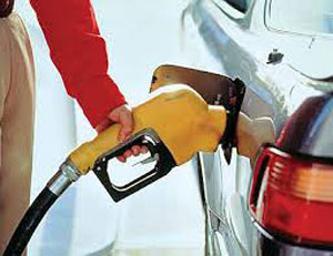 450 میلیون لیتر بنزین 400 تومانی همچنان در کارت های سوخت باقی مانده