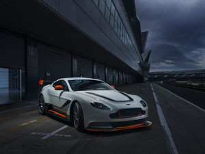 Aston Martin Reveals Lightest, Quickest Vantage Yet
