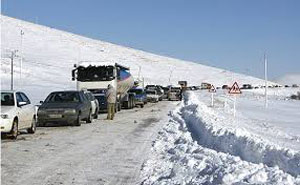 برف ،کولاک و ترافیک سنگین در جاده‌ها