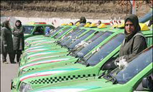 به زودی در پارک سوار پونک تاکسی های بین شهری ویژه بانوان فعال می شوند 