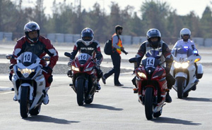 پنجمين مسابقات موتورسواري سرعت آغاز شد 