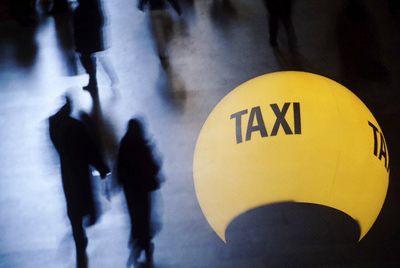 استفاده از تاکسي هاي دو منظوره در شهر اوزاکا ژاپن آغاز شد