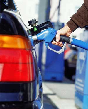 جلوگیری از واردات بنزین با مدیریت بهینه مصرف سوخت