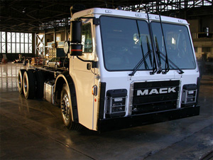 Mack  کامیون برقی می سازد 