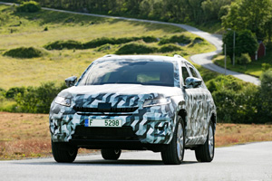 Images of Skoda Kodiaq prototypes released as teasers