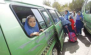 هزار دستگاه خودروی ون دانش آموزان مدارس را جابجا می کنند