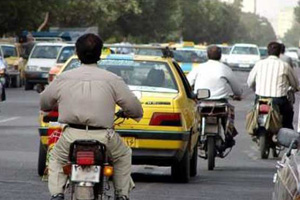 برخورد قاطع پلیس با موتورسواران درخصوص پوشش پلاک خودروها