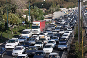 ترافیک سنگین در محورهای ورودی کلانشهرها و شهرهای شمالی