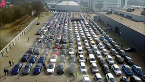 رکورد شکنی رژه خودروهای برقی در هلند 
