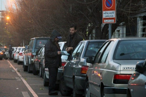 خودروهای تهران سرگردان به دنبال پارکینگ