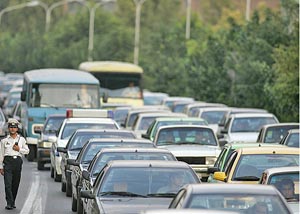سالیانه 400 هزار خودرو به سطح معابر شهری تهران اضافه می شود
