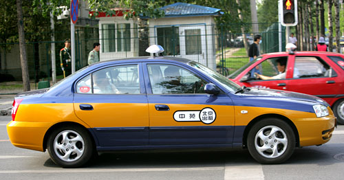 رانندگان تاکسي در چين به تصميم دولت اعتراض کردند  
