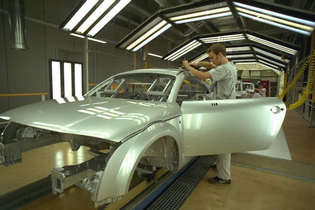 ساخت کارخانه مونتاژ خودرو در مجارستان
