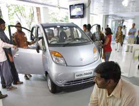 افزایش تقاضا در هند براي خودروهاي کوچک و ارزان قيمت 
