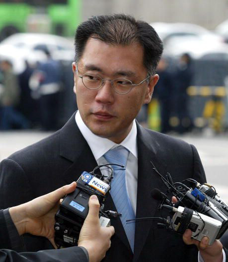رئيس شرکت کره اي كياموتورز استعفا كرد  

