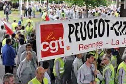 امروز ؛ تظاهرات کارگران اخراجی پژو در پاریس 