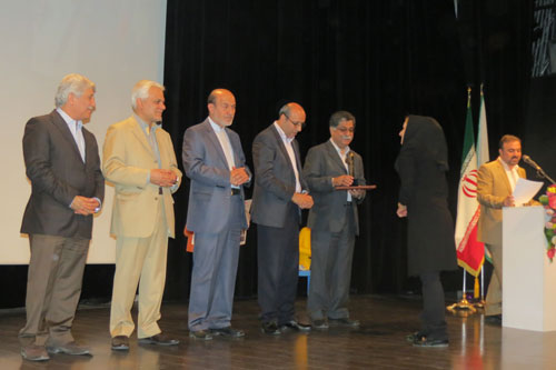 سازمان خبری خبرخودرو رتبه نخست جشنواره ترافیک و رسانه را کسب کرد