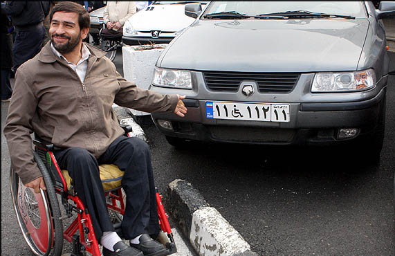 ساخت صندلي ويلچري ويژه خودروي معلولان    

