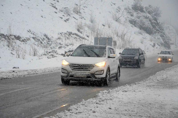 برف در استان اردبیل و محورهای هراز,کرج-چالوس و فیروزکوه