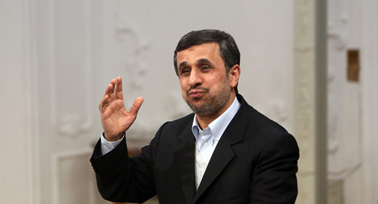 رفتار‌های احمدی‌نژاد کاریکاتوری است