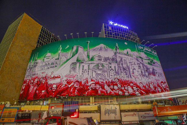 دیوارنگاره میدان ولیعصر (عج) در سالگرد انقلاب