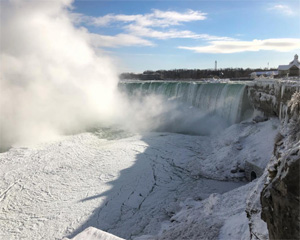 آبشار نیاگارا هم یخ زد