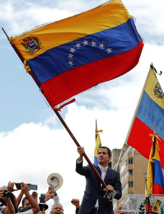 رهبر مخالفان ونزوئلا خود را رئیس جمهور خواند