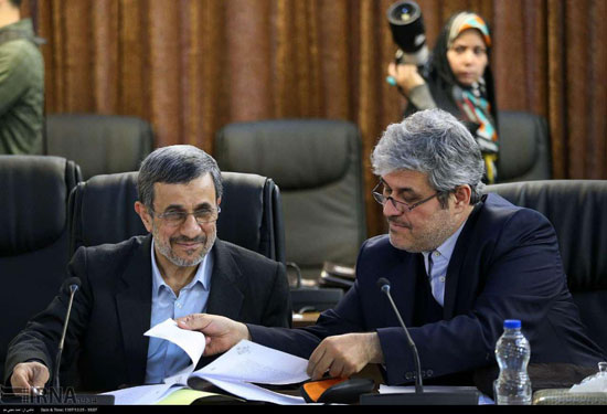 احمدی‌نژاد در حاشیه آخرین جلسه مجمع