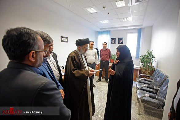بازدید سرزده رئیسی از دادسرای ناحیه ۱۰ تهران