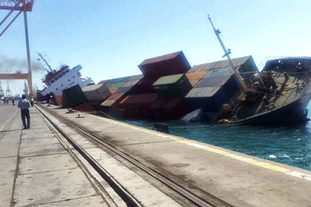 یک فروند کشتی در بندر شهید رجایی غرق شد