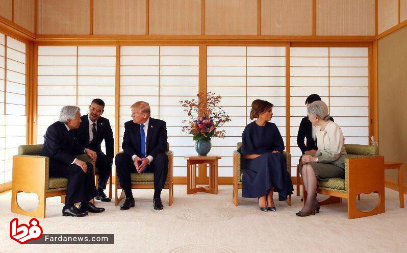 تصویری از ملاقات امپراتور ژاپن با ترامپ