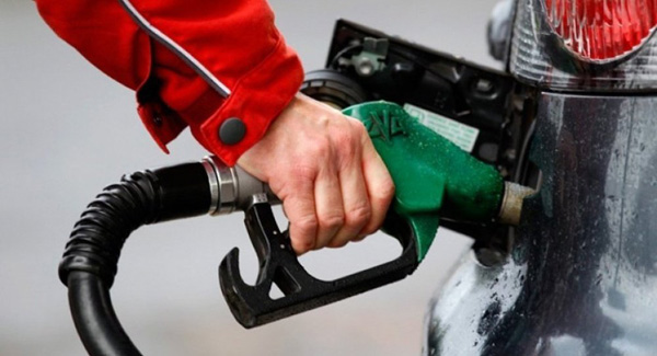 روزانه ۱۲ میلیون لیتر بنزین یورو ۵ در پالایشگاه ستاره خلیج فارستولید میشود