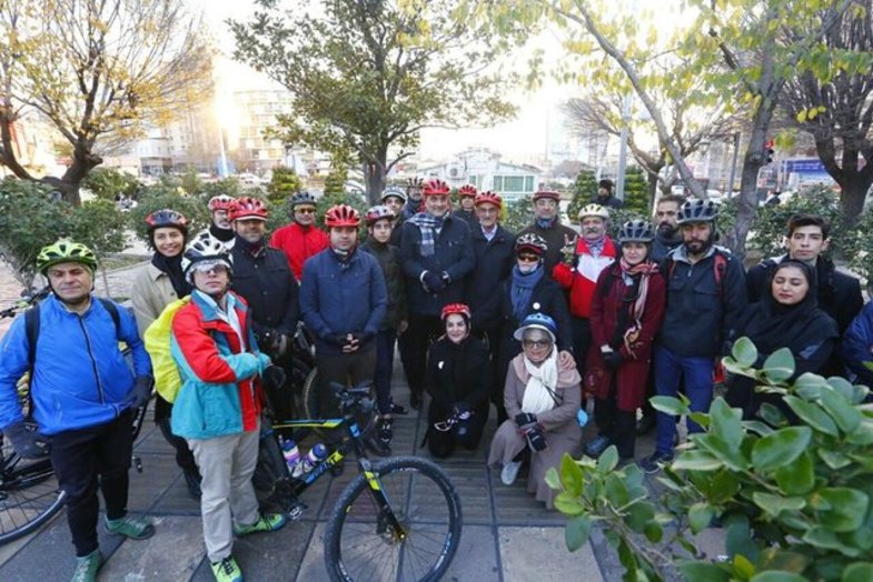 دوچرخه‌سواری آقای شهردار در سومین سه‌شنبه