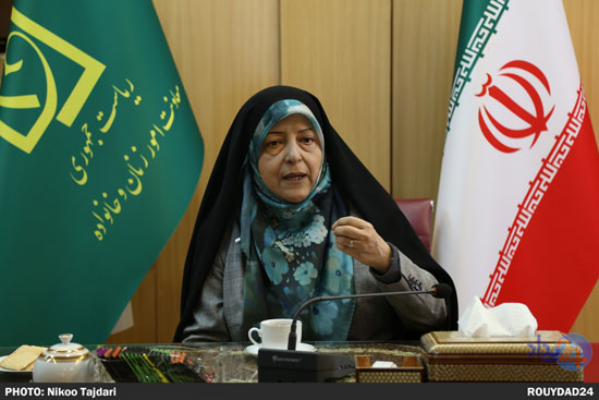 ابتکار: زنان، ویترین دولت احمدی‌نژاد بودند و بس!