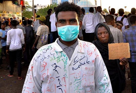 معترضان سودان خواهان زندگی بهترند