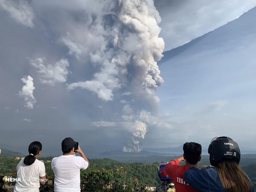تصاویر: فوران آتشفشان در فیلیپین‎