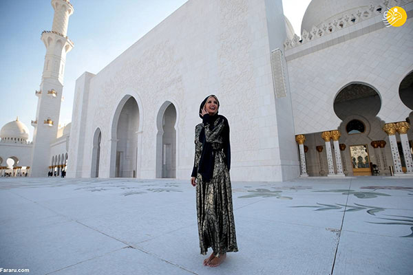 ایوانکا ترامپ با حجاب در مسجد شیخ زاید