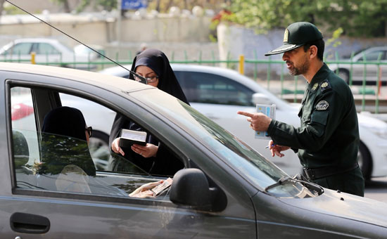 ناجا: رانندگان باید به بدحجاب‌ها تذکر بدهند