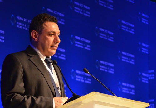 نزار زاکا، تحویل نماینده لبنان می‌شود