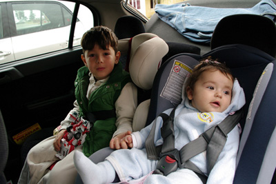 تاخیر در اجرایی شدن لایحه الزام به استفاده از صندلی کودک در خودرو