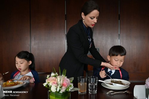 کلاس آموزش تشریفات به کودکان در چین‎