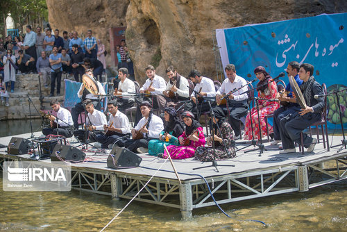 جشنواره میوه های بهشتی در دالاهو کرمانشاه