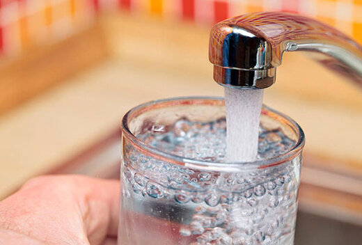 نوشیدن آب چقدر به لاغر شدن کمک می‌کند؟