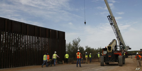 پنتاگون با ساخت 32 کیلومتر از دیوار مرزی مکزیک موافقت کرد