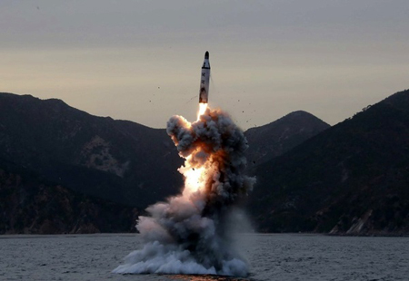 کره‌شمالی ۲ موشک کوتاه‌برد شلیک کرد
