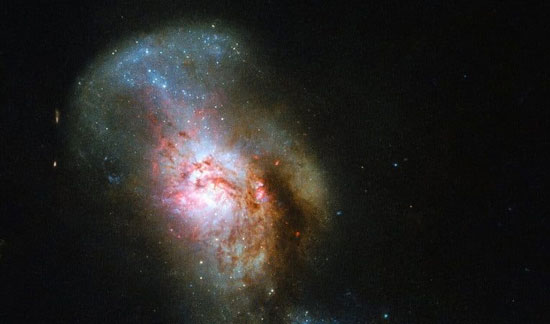 تصویر ادغام خیره‌کننده دو کهکشان