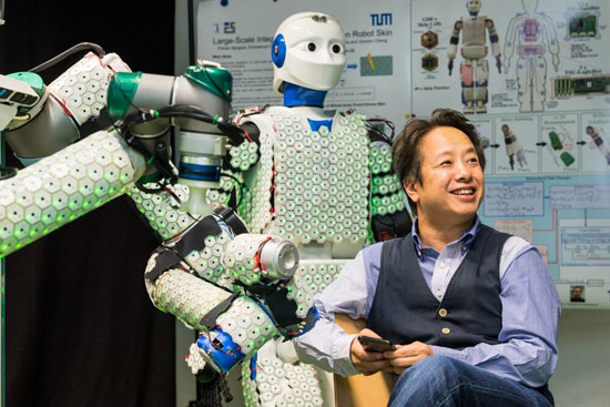 نخستین ربات انسان نما با پوست مصنوعی
