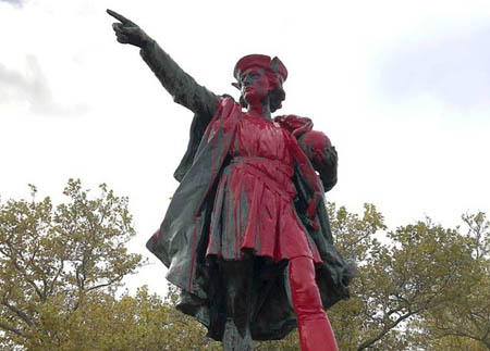 حمله وندال‌ها به مجسمه «‌کریستف کلمب»‌