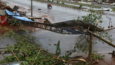 افزایش تلفات طوفان در هند و بنگلادش