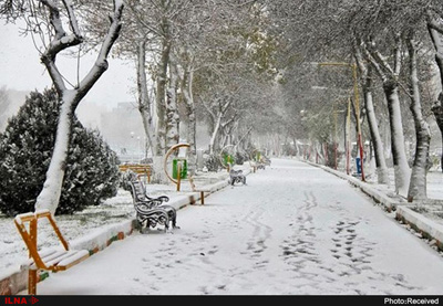 بارش نخستین برف پاییزی در تهران